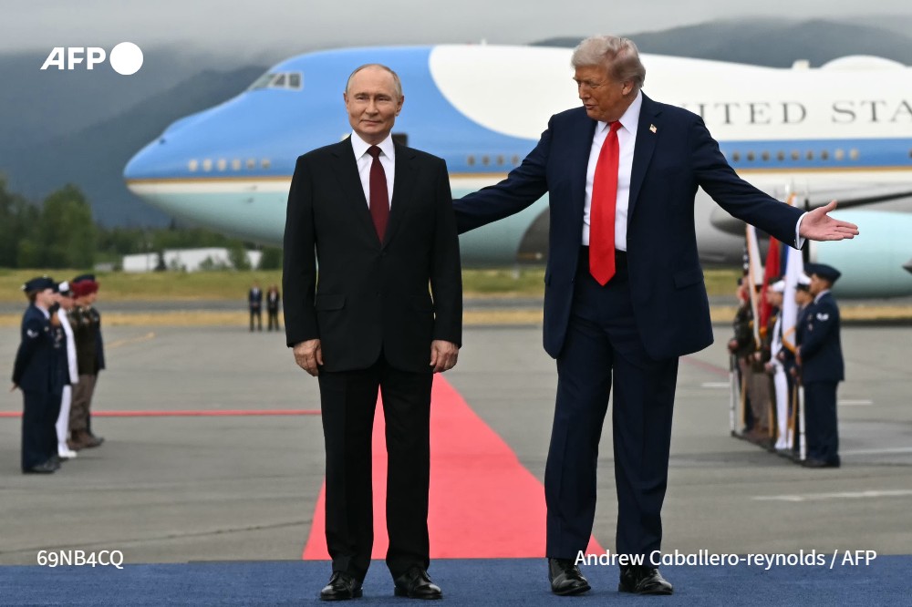 #UPDATE US President Donald Trump hailed what he says were wide areas of agreement with Russian leader Vladimir Putin but offered no specifics on how their strikingly friendly Alaska summit would affect the war in Ukraine
➡️ u.afp.com/SQxf