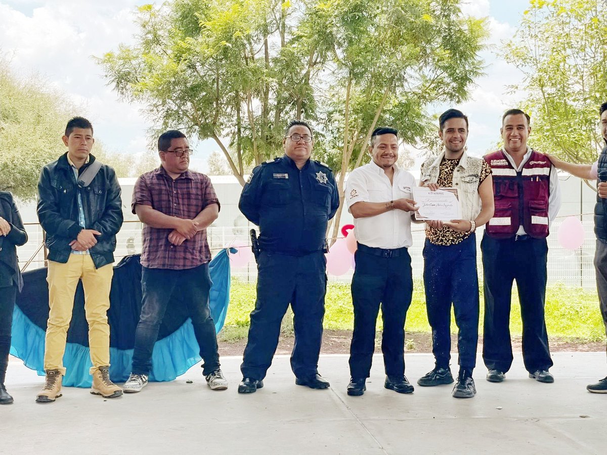 jc_checa's tweet photo. #Ecatepec es el único municipio del país que replica a diario las mesas para la #reconstrucción de la #paz en cada uno de los 27 sectores de la policía y acompañamos la estrategia de la Presidenta @Claudiashein,  tendiendo las causas, desde cada comunidad. (1) https://t.co/va2w6bkP7I