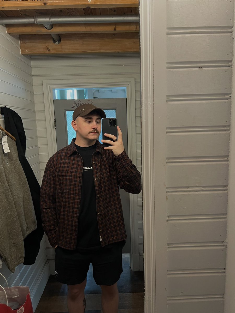 ThatSadBrit's tweet image. Do we like this flannel shirt because I don’t know if I should buy it or not (pls help)