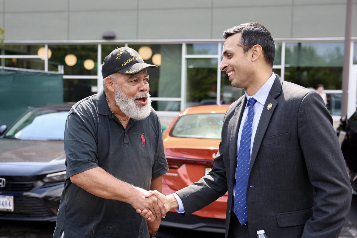 Rep. Suhas Subramanyam (VA-10) (@repsuhas) on Twitter photo Thank you to the more than 1,000 of you who showed up today to our job fair <a href="/GeorgeMasonU/">George Mason University</a>! I will continue securing resources and opportunities for our community during this difficult time, especially for our federal workforce. My office is here to support and help in any way we Thank you to the more than 1,000 of you who showed up today to our job fair <a href="/GeorgeMasonU/">George Mason University</a>! I will continue securing resources and opportunities for our community during this difficult time, especially for our federal workforce. My office is here to support and help in any way we