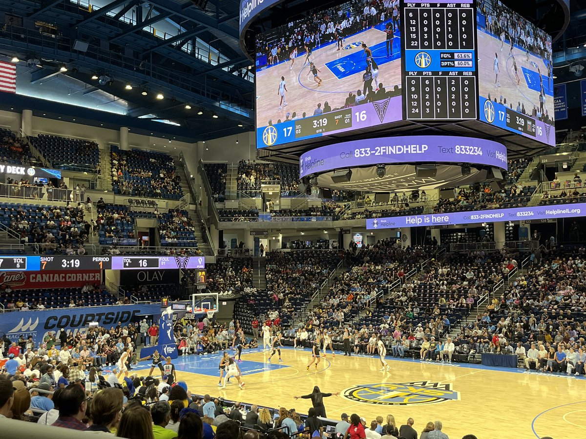 laurentgreif's tweet photo. Game day @valkyries vs @chicagosky 
Always great watching @catapultsports teams compete! https://t.co/9rCBl6Dpme