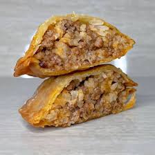 A la señorita  que me escribió días atrás por el tema de los pasteles, no se moleste mami 😇.

Es que no estamos acostumbrados a hablar como usted habla. 

Pastel de carbohidratos con carbohidratos y carne.🤣🤣

Aquí solo decimos, pasteles y ya. No usamos esos términos 🤣🤣🫂🥰