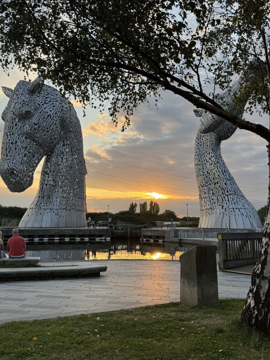 gvhawtin's tweet photo. What a day to finish #AHPsActive #ActiveAugust25
#RoadTrip today to #Falkirk #tentbox travels #scotland #sunset https://t.co/kFaEQltXbE
