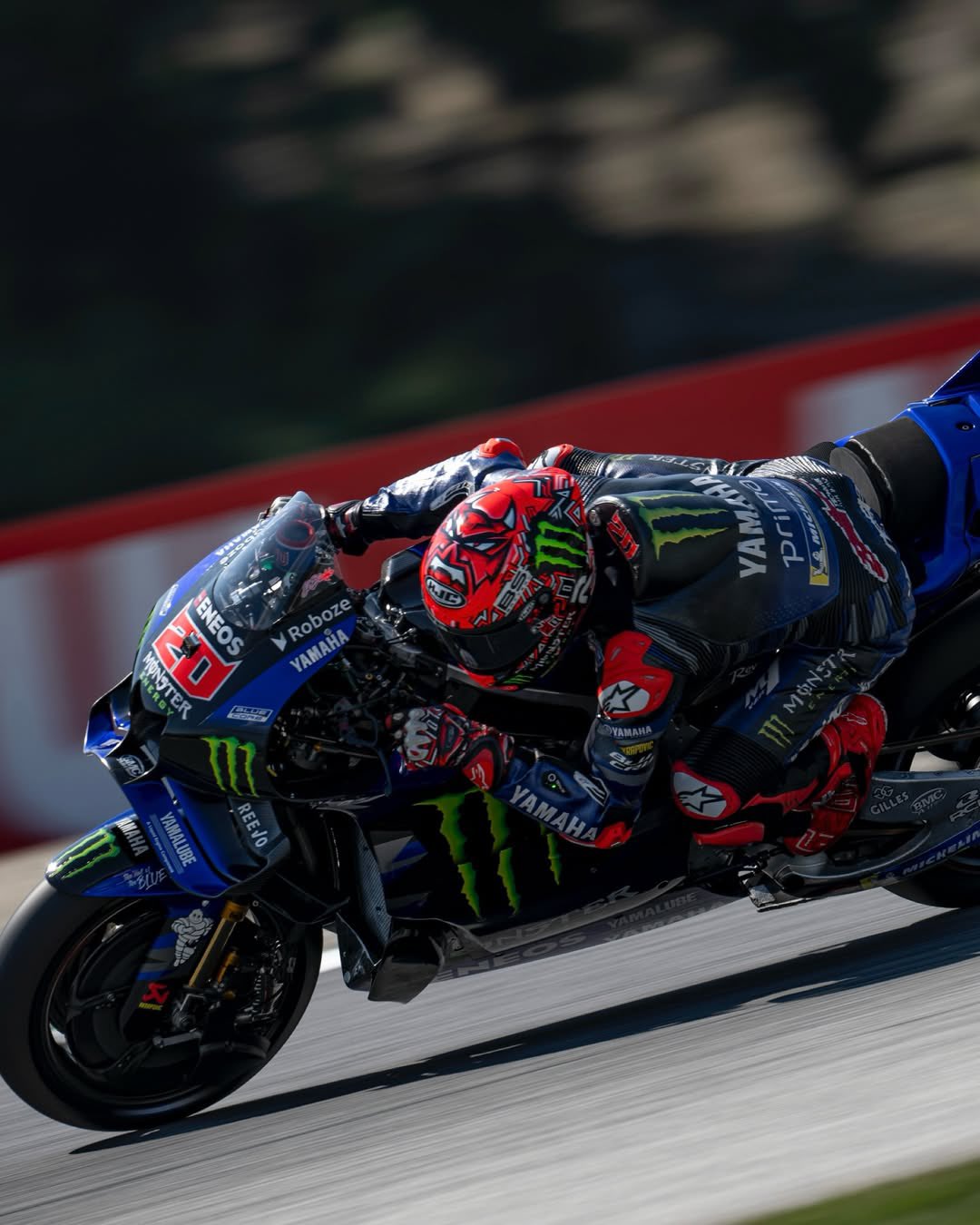 GybsHOXWgAA-pNf?format=jpg&name=large Quartararo Struggles in Austria, Ends Friday with a Costly Crash