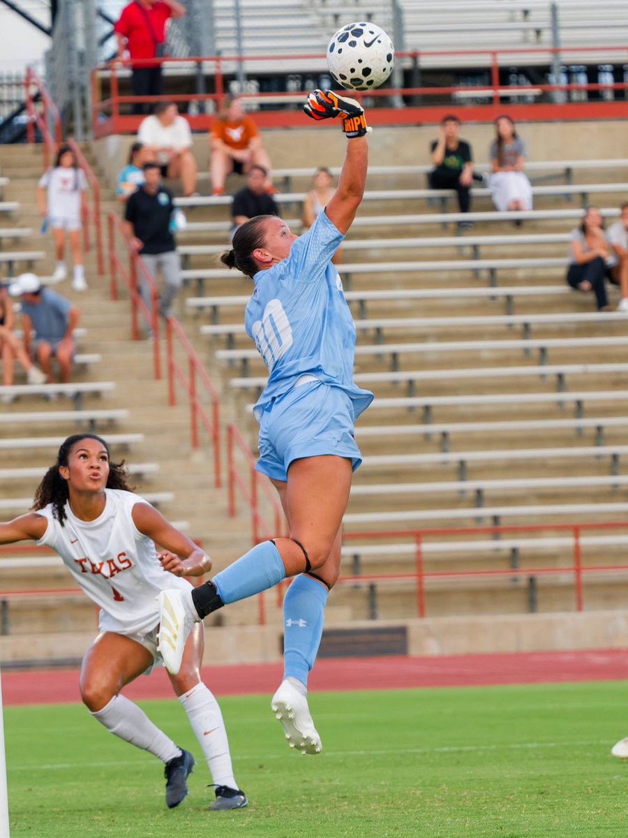 dientetex's tweet photo. @TexasSoccer vs @NSUDemonsSOC Northwestern State prevails 3-2.  Action.  More match pics: https://t.co/sHwtBdfwZE  #HookEm #RunWithTexas https://t.co/PjhRo4mDNr