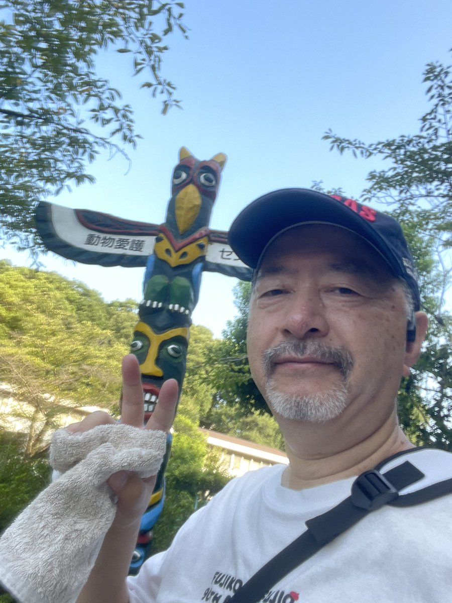 お盆休みもあと少し

今日も猛暑日になる様なので頑張って早朝から散歩🚶 虹の塔→メタセコイア広場→動物愛護センター→献体の塔と平和公園の北側をぐるっと一周する感じで7,000歩👣

目標10,000歩まであと少し。
あとは夕方にすっかなぁ💦