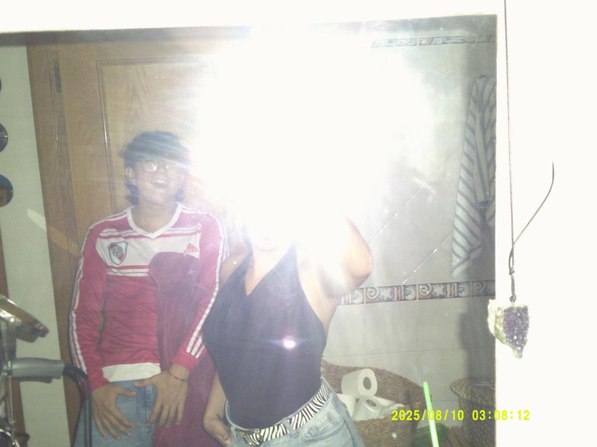 foto para recordar que sigo vivo un saludo