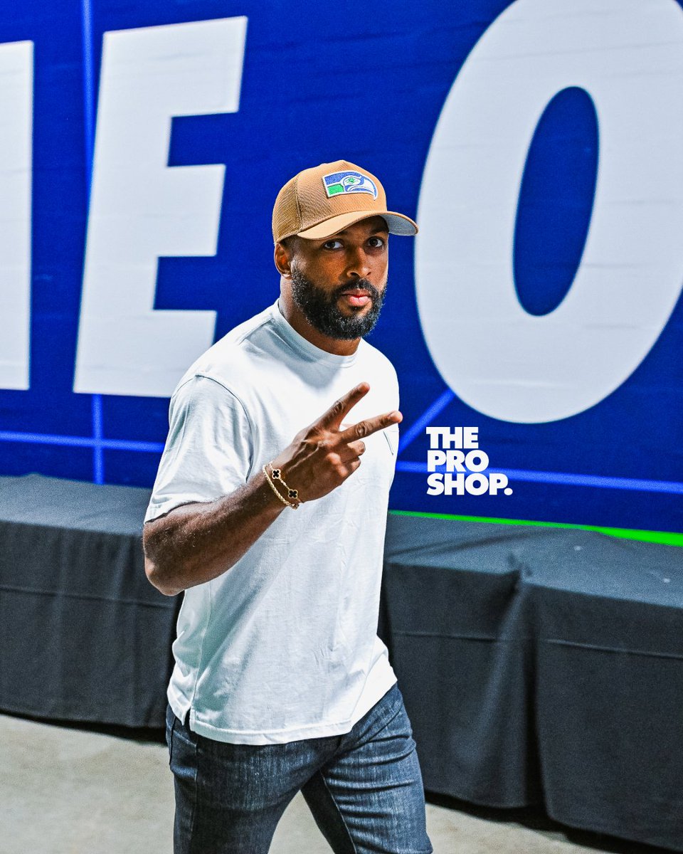 Love the fit. Love the hat.

Available in-store.