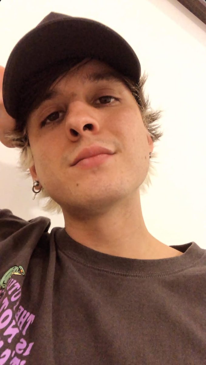 Queremos <a href="/christophervele/">Christopher Velez 🔺</a> en los <a href="/PremiosJuventud/">Premios Juventud</a> 

#PremiosJuventud #QUIEREME #ChrisVelezEnPJ