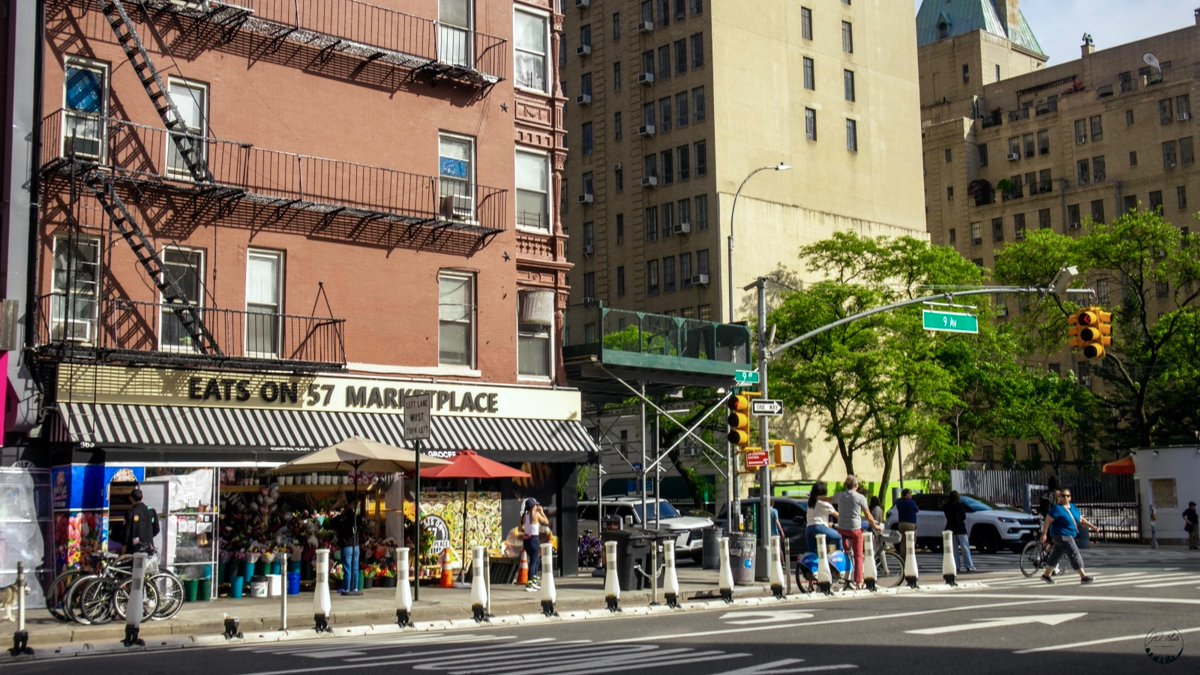 JoeOrtizNY's tweet photo. A Stop in Midtown https://t.co/sInWlDyjHV