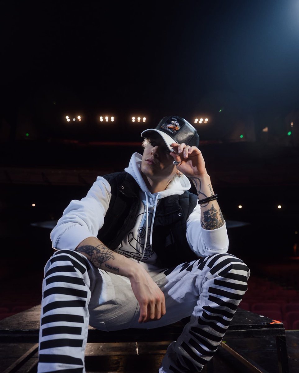 Queremos a <a href="/christophervele/">Christopher Velez 🔺</a> en <a href="/PremiosJuventud/">Premios Juventud</a>! 

#PremiosJuventud #QUIEREME #ChrisVelezEnPJ