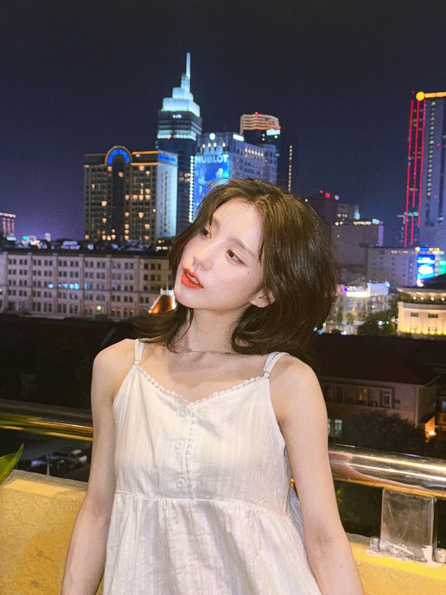 Udah cantik tapi belum dapat cium. 😔