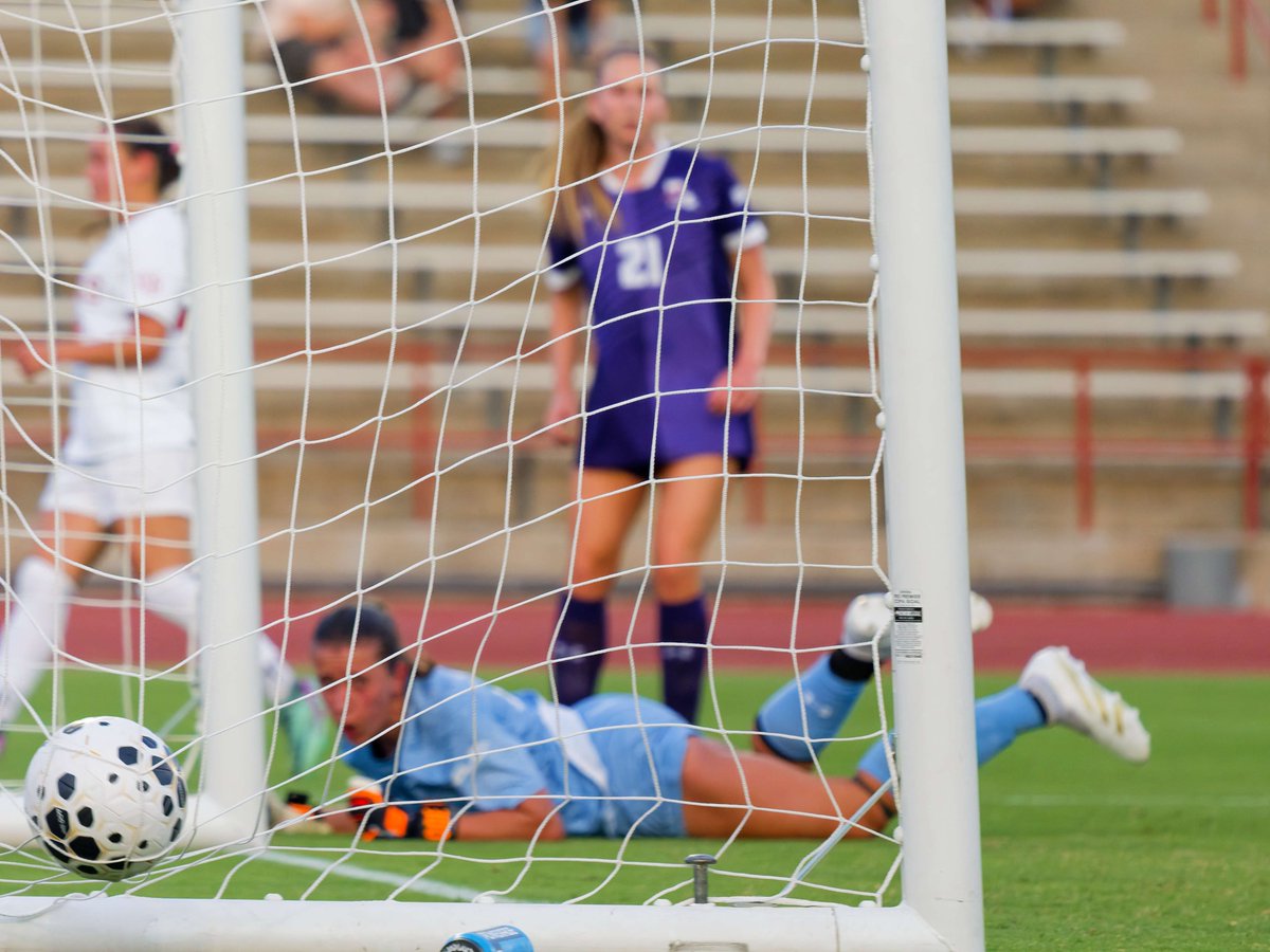 dientetex's tweet photo. @TexasSoccer vs @NSUDemonsSOC Northwestern State prevails 3-2.  More match pics: https://t.co/sHwtBdfwZE #HookEm #RunWithTexas https://t.co/JKyyzTVUSq