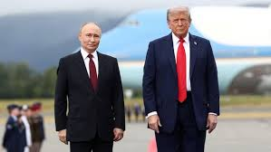 JCTrevino9's tweet photo. Hey trump @POTUS
Your tie is crooked, your jacket unbuttoned...
You looks as weak & submissive as always in front of Putin
#PutinInvadedUkraine
#RemoveTrumpNOW
#SlavaUkraine
#StopPutinNow
#NoZelenskyNoDeal
#AlaskaWithUkraine
#TrumpEpsteinCoverup https://t.co/YpXLnXOSBZ