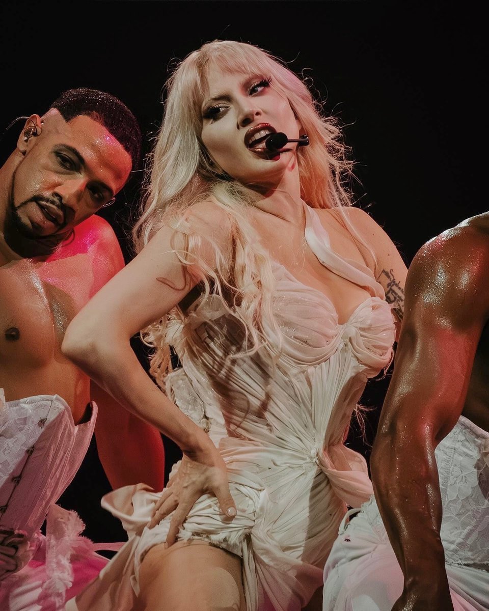 LADY GAGA.