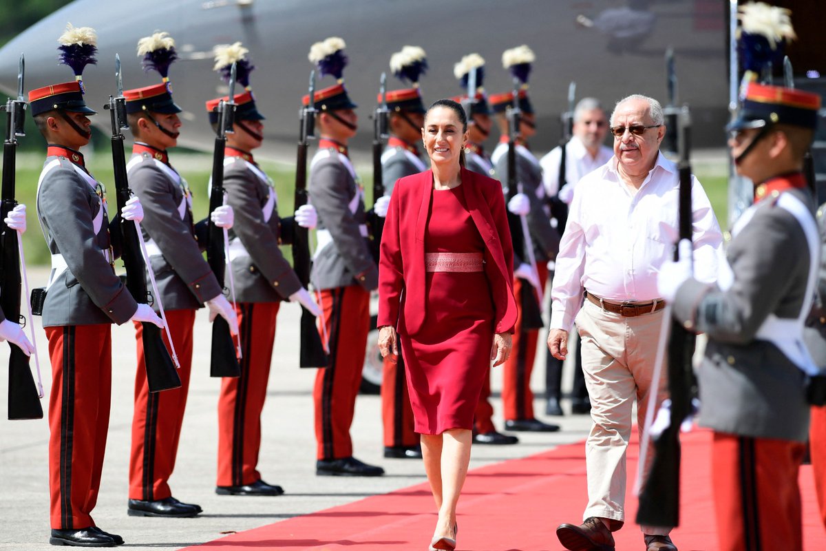 El Universal tweet media