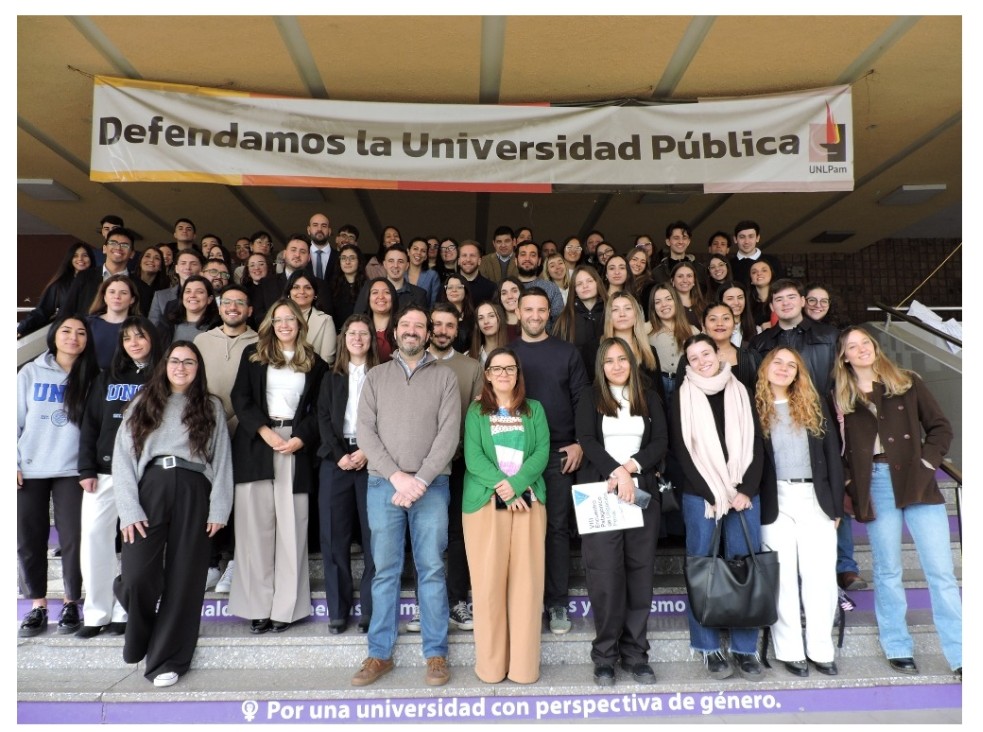 fgmarull's tweet photo. Arrancó el VII Encuentro Patagónico de Litigación Penal en la UNLPam https://t.co/6HRLNkWn9E https://t.co/Pljy5Q92DO