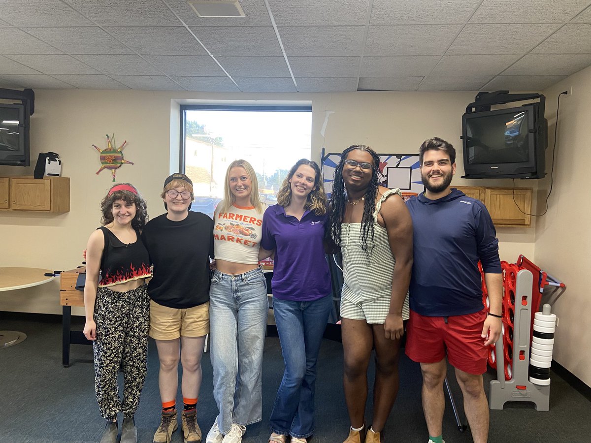 Vicki Kay tweet media