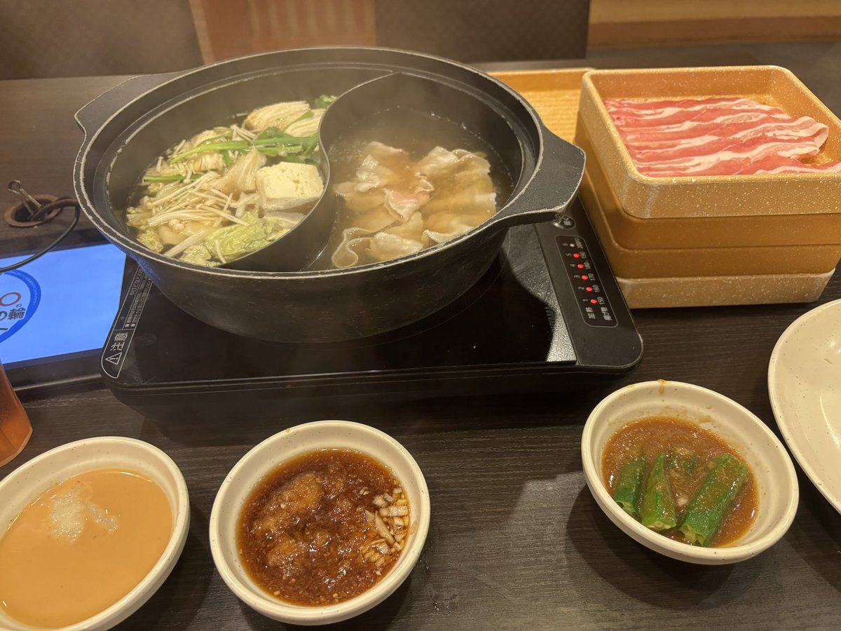 engunkansya's tweet photo. ニンニク胡麻ダレ超うめぇΨ( 'ч' ☆) #しゃぶ葉 https://t.co/jUZlTGzx0z