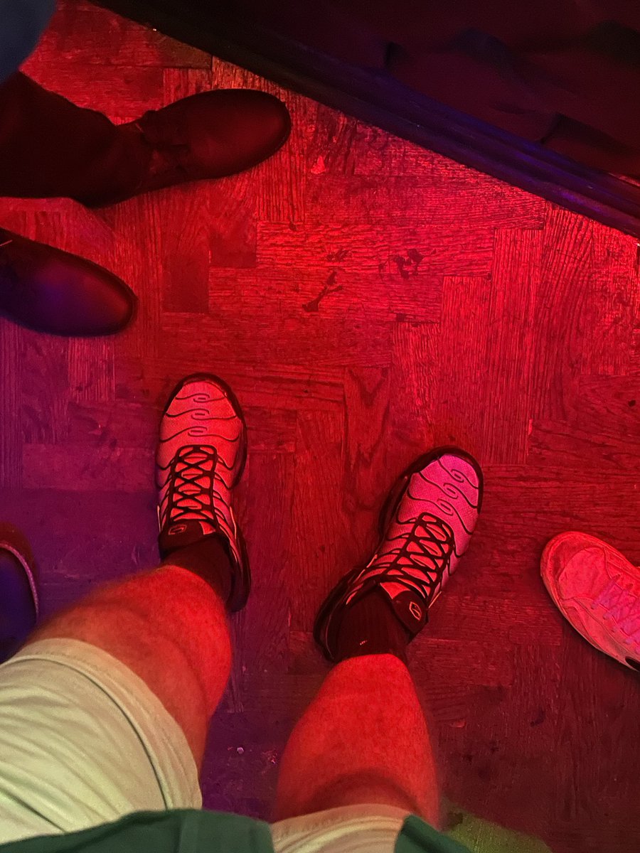 Wearing my TNs in the club cause you know they’re going to get filthy for your tongue 😈