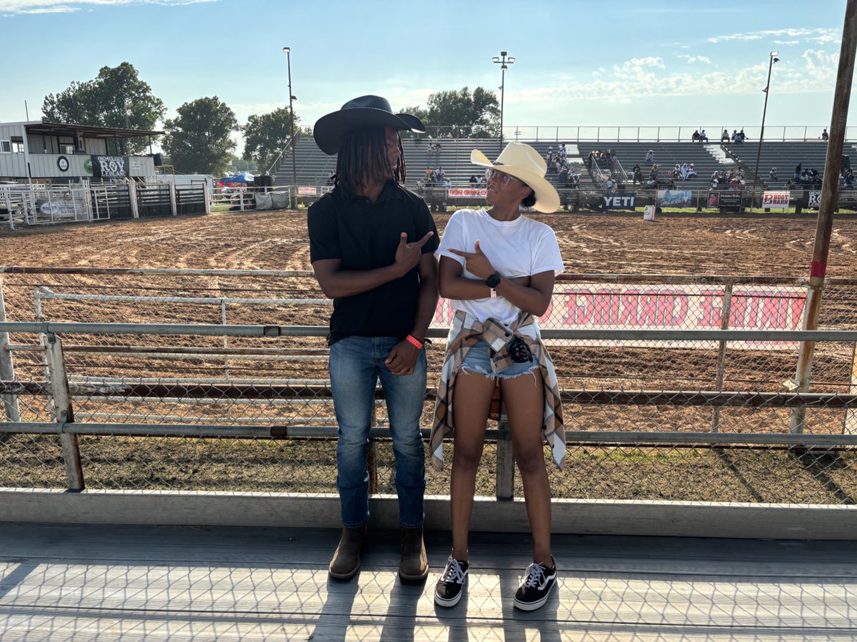 Rodeo time!  Love rodeos and family!