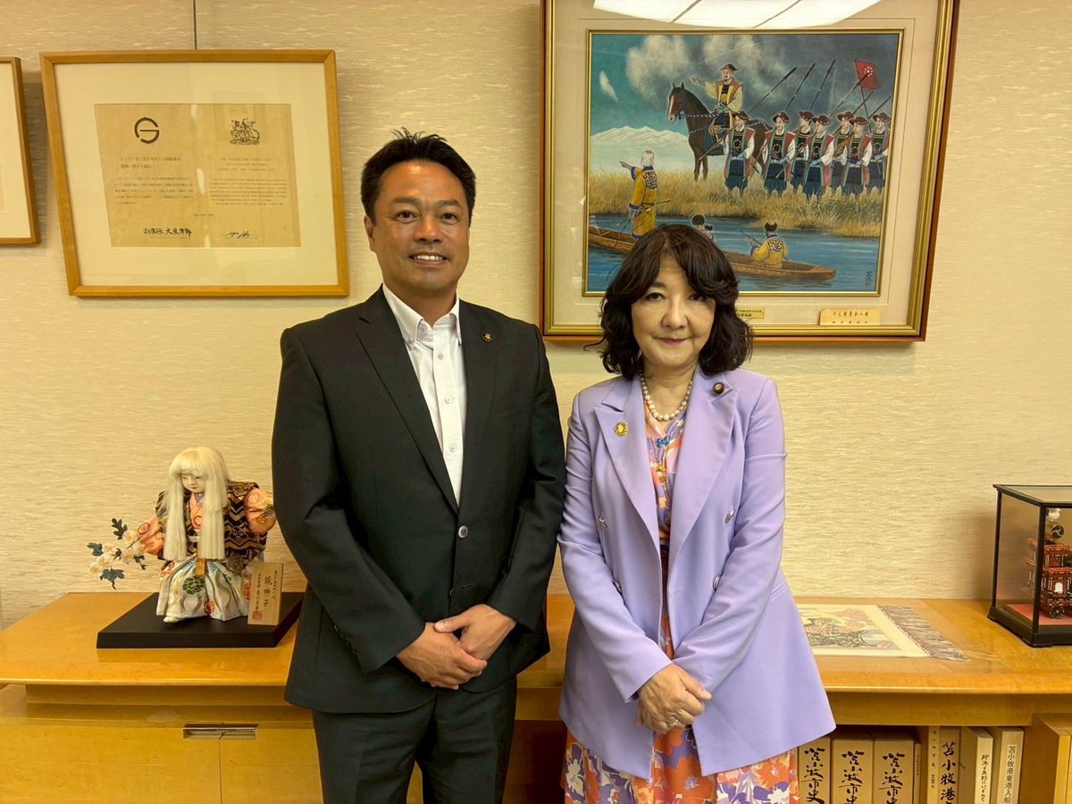 昨日、参議院議員の片山さつき先生にご来訪頂きました。 約小一時間