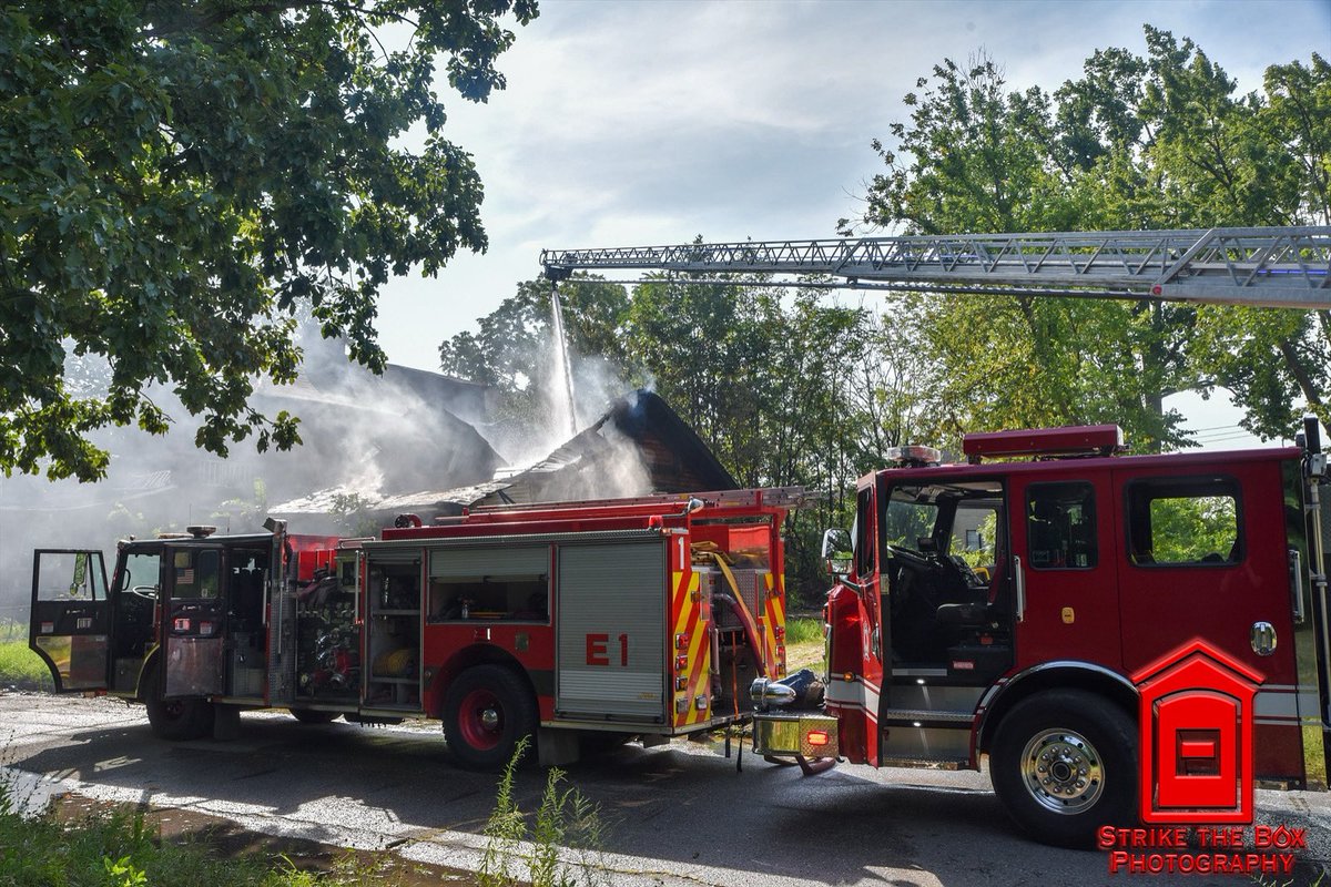 Highland Park E1 stretched on there second dwelling fire of the morning. Eason &amp; Joslyn. 8/8/25.