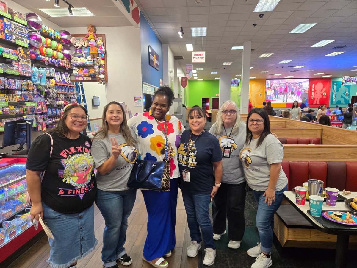 ETDualLanguage's tweet image. Ermel Family Night @ChuckECheese great time!!!! @ermelpto