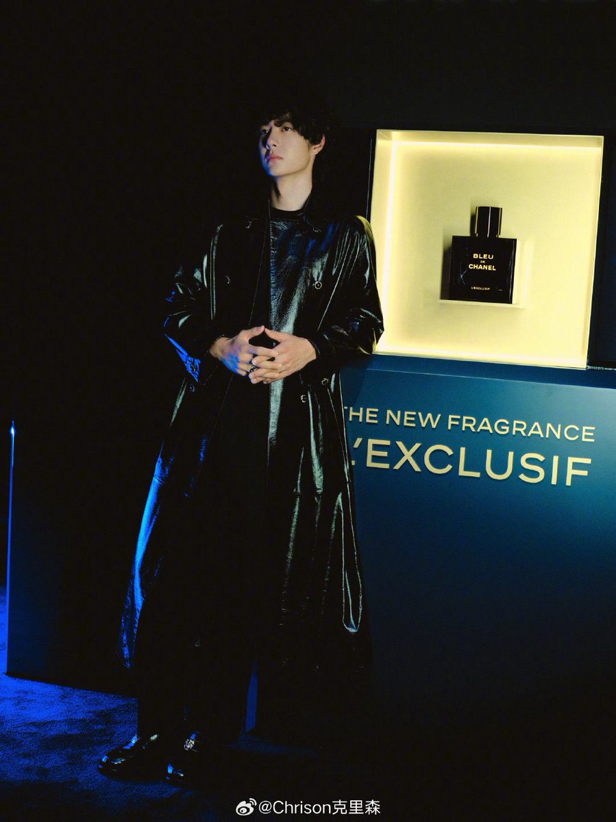 wxyzybxz's tweet photo. 250816 Wang Yibo x CHANEL
Bleu de Chanel Collection Time-limited Perfume Space Update.

The Man~ 

cr Chrison克里森
#WangYiboxCHANEL https://t.co/6dslxSpVhv