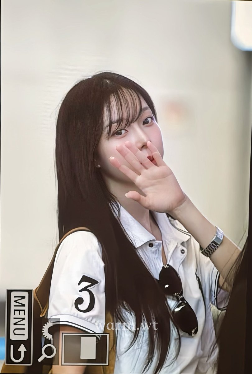 Campus crush na araw araw mo nalang inaabangan masulyapan KUHANG KUHA MO NANAMAN AKO KIM MINJEONG