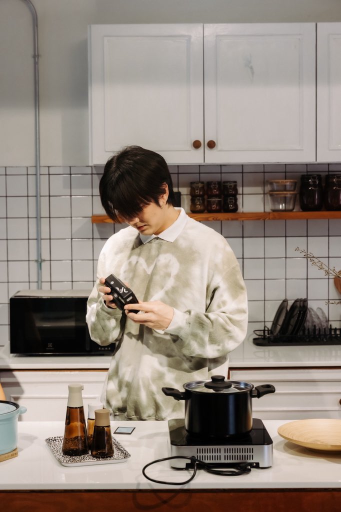 ถ่ายรูปเก็บความทรงจำกันหน่อยครับ

BIU MEMORY NEVER FADES

#MVGhostinMemory