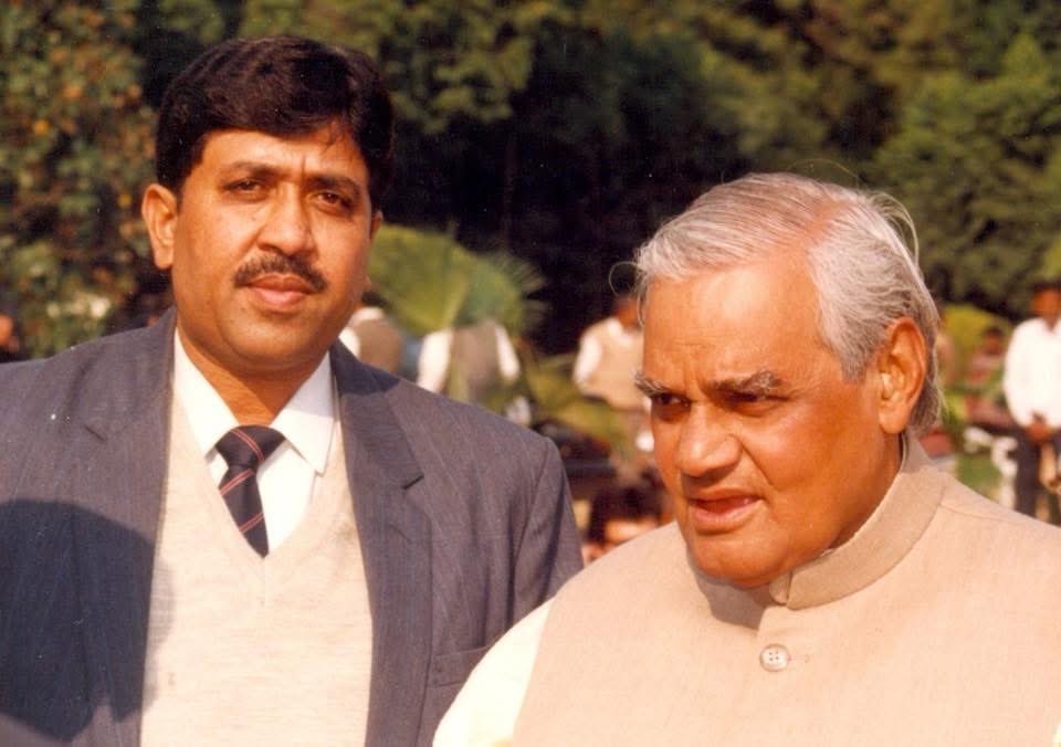 अपना सम्पूर्ण जीवन राष्ट्र और जनकल्याण हेतु समर्पित करने वाले करोड़ों कार्यकर्ताओं के प्रेरणा पुंज, देश के पूर्व प्रधानमंत्री, भारत रत्न श्रद्धेय अटल बिहारी वाजपेयी जी की पुण्यतिथि पर उन्हें विनम्र श्रद्धांजलि।

आपने राष्ट्र सेवा, जन सेवा और गरीब कल्याण के जो संस्कार हम सभी को