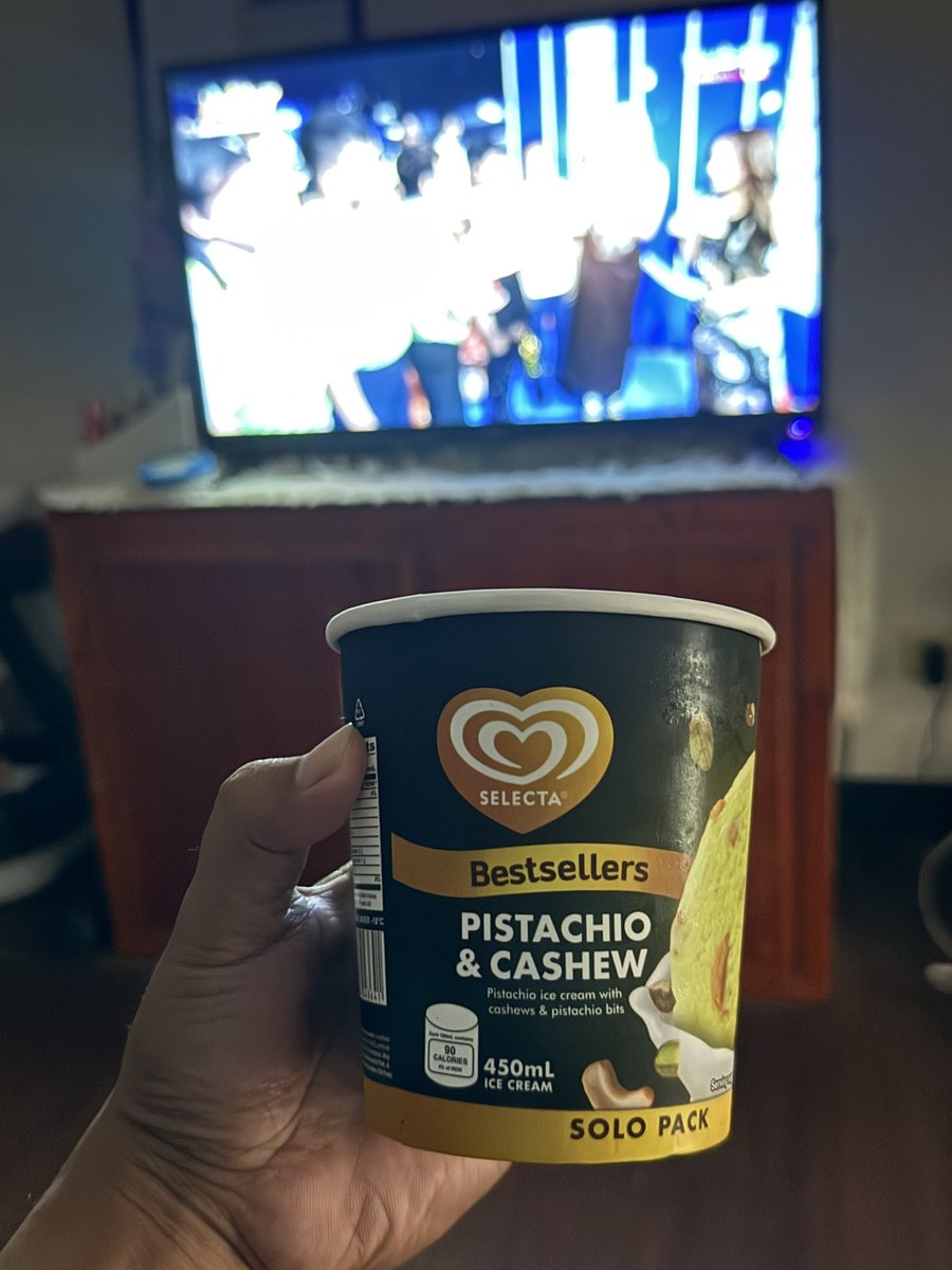 Life_of_Pos's tweet image. Ice cream kahit maulan 😊