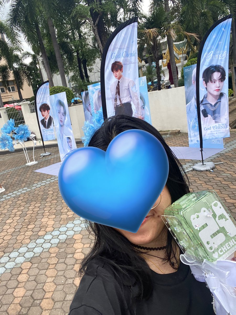 ddumddui's tweet photo. จงต้าเหมย สมฐาลูกคุณมาก 🩵✨❄️

#Chenle #GodCHENLEinbkk 🩵🏮
#THEDREAMSHOW4_in_BKK https://t.co/jrcnl7ccr6