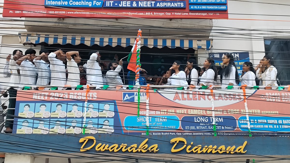 ALLEN_CLASSES's tweet photo. August ' 15th Independence Day Celebrations at #allenclasses #vizag #exams #celebrationsbeginsatgovhouse https://t.co/YAhyLe4dSe