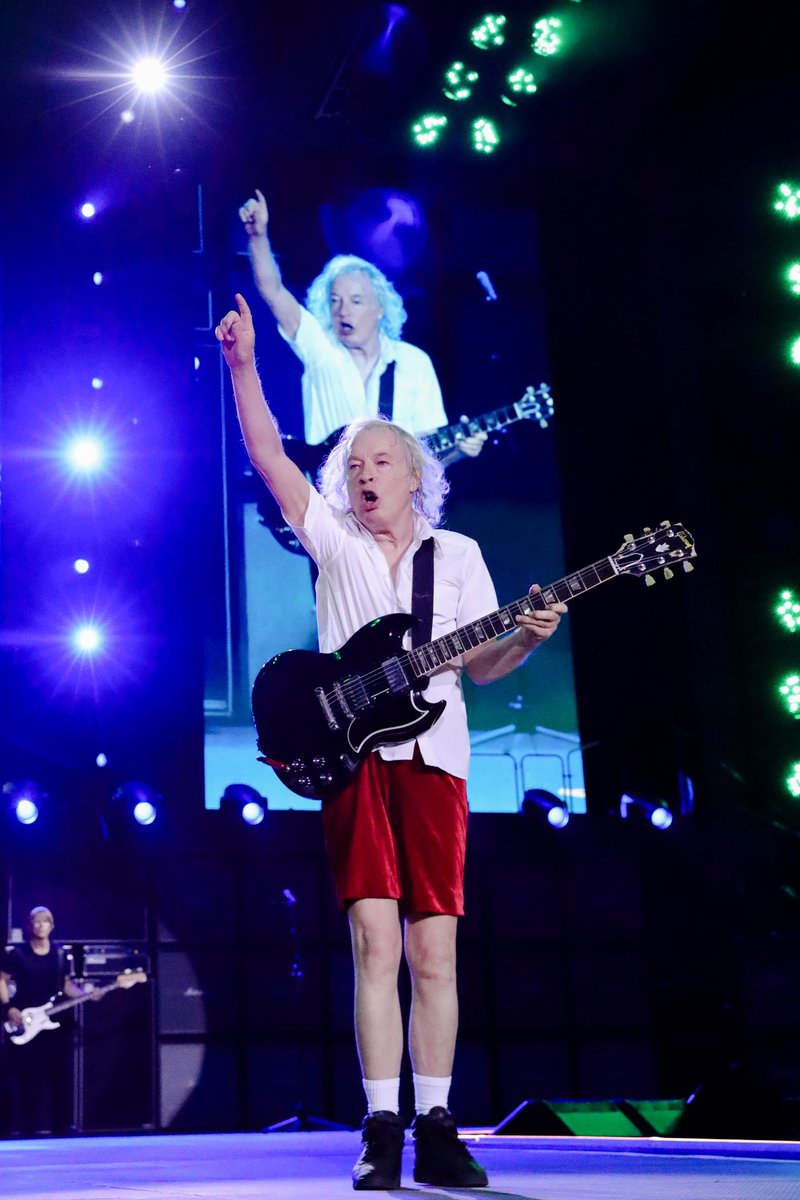 Are you ready, Karlsruhe? #PowerUpTour 📷 <a href="/ChristieGoodwin/">Christie Goodwin</a>