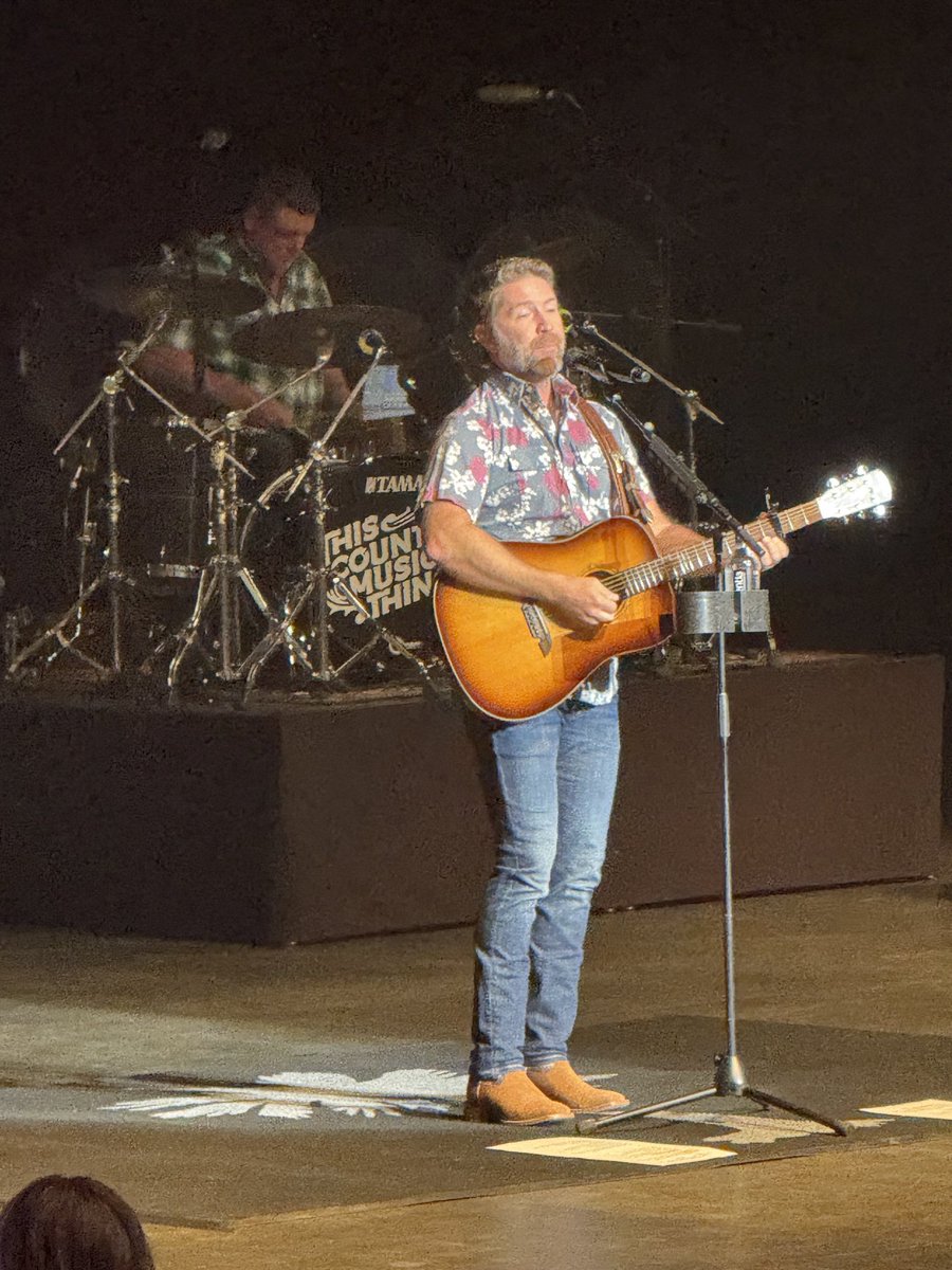 BiffleSteve's tweet photo. Saw #JoshTurner in concert tonight. Great country music, great singer, great band!! https://t.co/Xhrnr6ooOg