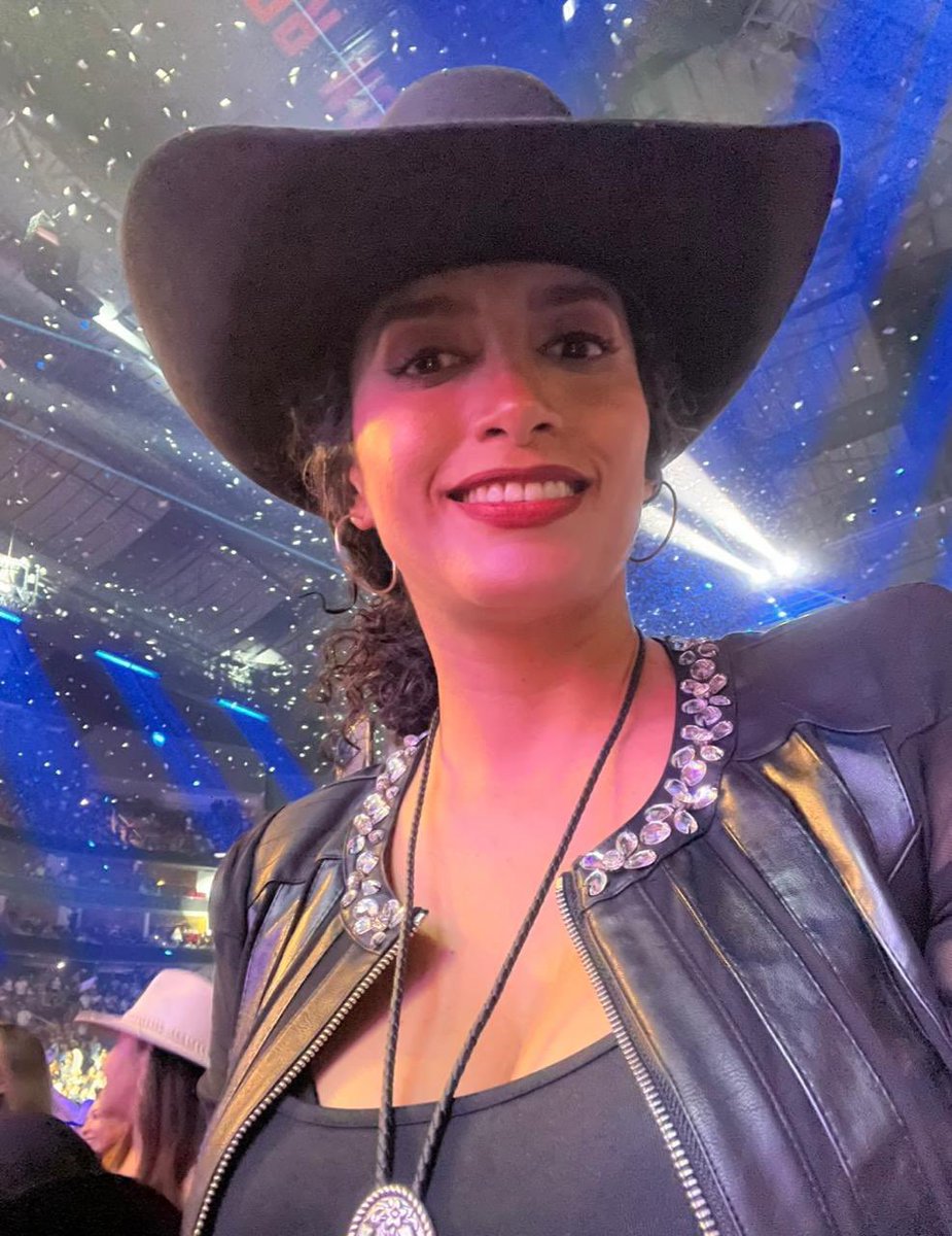 Bonita noche de viernes 🌟

#ConciertoTime
#CL🦁🤠
#Binacional