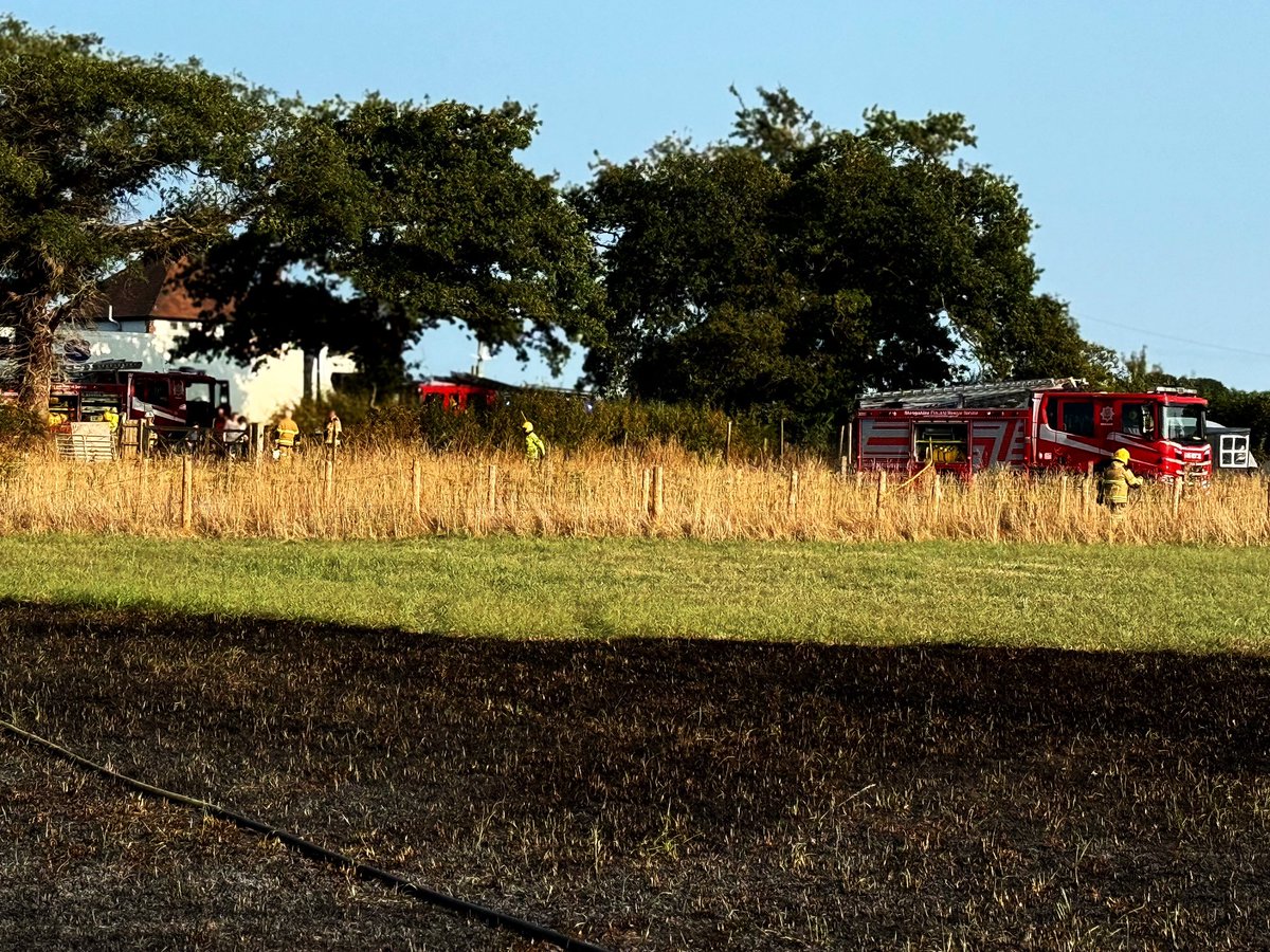 Market Drayton (@sfrs_mdrayton) on Twitter photo INCIDENT: 17:36 Friday 4x4 ISU mobilised with pump from <a href="/SFRS_Whitchurch/">Whitchurch Station</a> to field fire A49 near Prees 🔥 Fire rapidly spreading towards properties “Make Pumps 3” <a href="/PreesFire_SFRS/">Prees Fire Station</a> <a href="/SFRS_Wem/">Wem Fire Station</a> <a href="/SFRS_PDavies/">Phil Davies</a> mobilised 🚒 3 HRJs 💦 1 Jet 💦 1 Fire fogging Lance 💦 #TeamNorthShropshire INCIDENT: 17:36 Friday 4x4 ISU mobilised with pump from <a href="/SFRS_Whitchurch/">Whitchurch Station</a> to field fire A49 near Prees 🔥 Fire rapidly spreading towards properties “Make Pumps 3” <a href="/PreesFire_SFRS/">Prees Fire Station</a> <a href="/SFRS_Wem/">Wem Fire Station</a> <a href="/SFRS_PDavies/">Phil Davies</a> mobilised 🚒 3 HRJs 💦 1 Jet 💦 1 Fire fogging Lance 💦 #TeamNorthShropshire