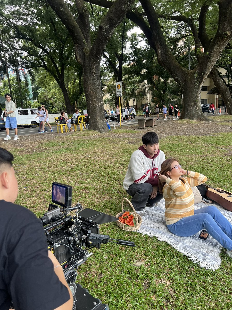 GoldbyRoss's tweet photo. Life is crazy cause what if Wilbert and Bea didn't consider signing to Viva and just wait for their past management to give them projects? I can't imagine other artist portraying Via and Arkin. Salamat sa buhay nyo! 🥺🧡

#WilBeaTheGoldenEra
#BeaBinene | #WilbertRoss https://t.co/wLCmXcRRft