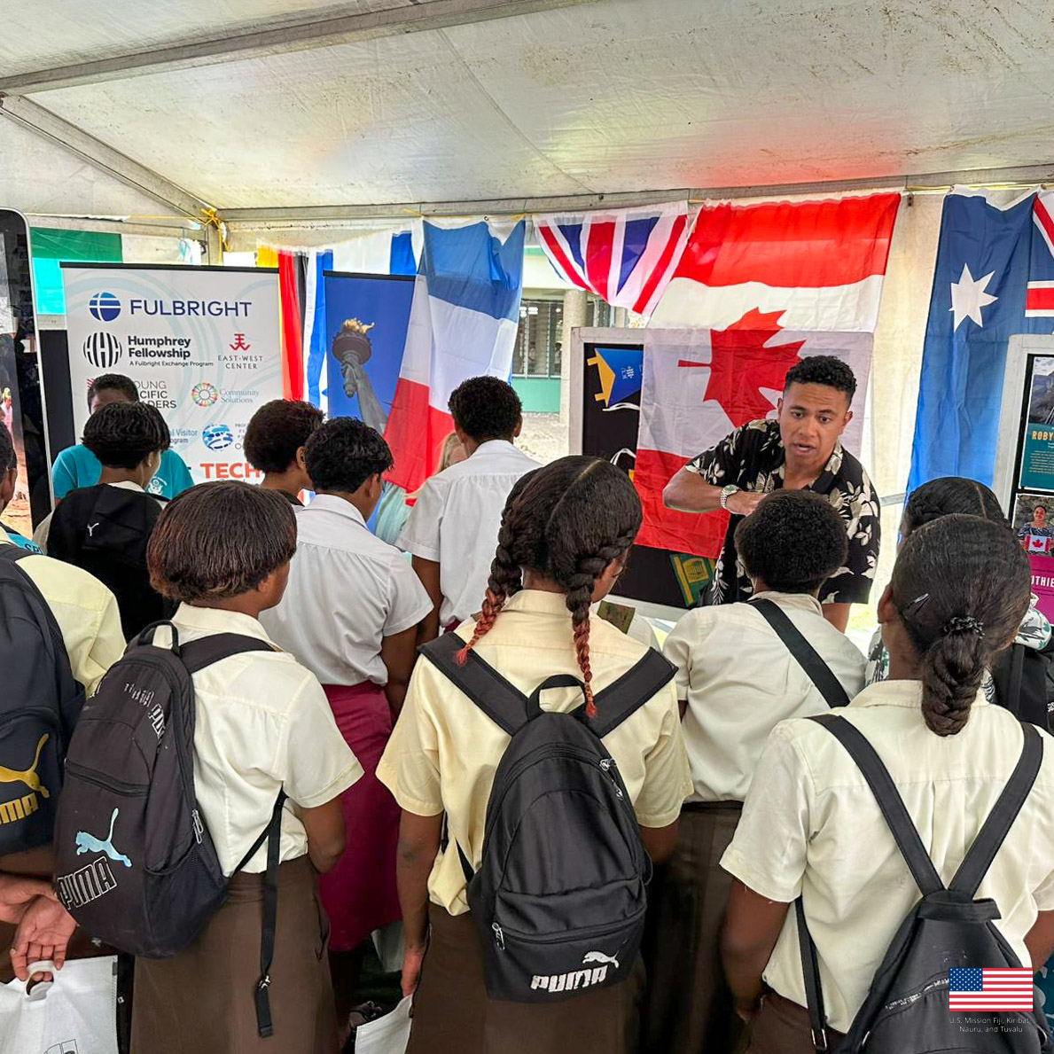 USEmbassySuva's tweet image. 🇺🇸🎓🇫🇯 Our team enjoyed meeting with students at the @UniSouthPacific Open Day to share more about our exchange programs and opportunities to #StudyWithUS! Vinaka vakalevu to everyone who visited our booth 😍 #KPMGUSP2025OpenDay