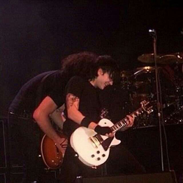 I thank god everyday that he made Frank 5 feet tall and Ray 7 and put them in the same band and made them love each other so we can get pictures like this