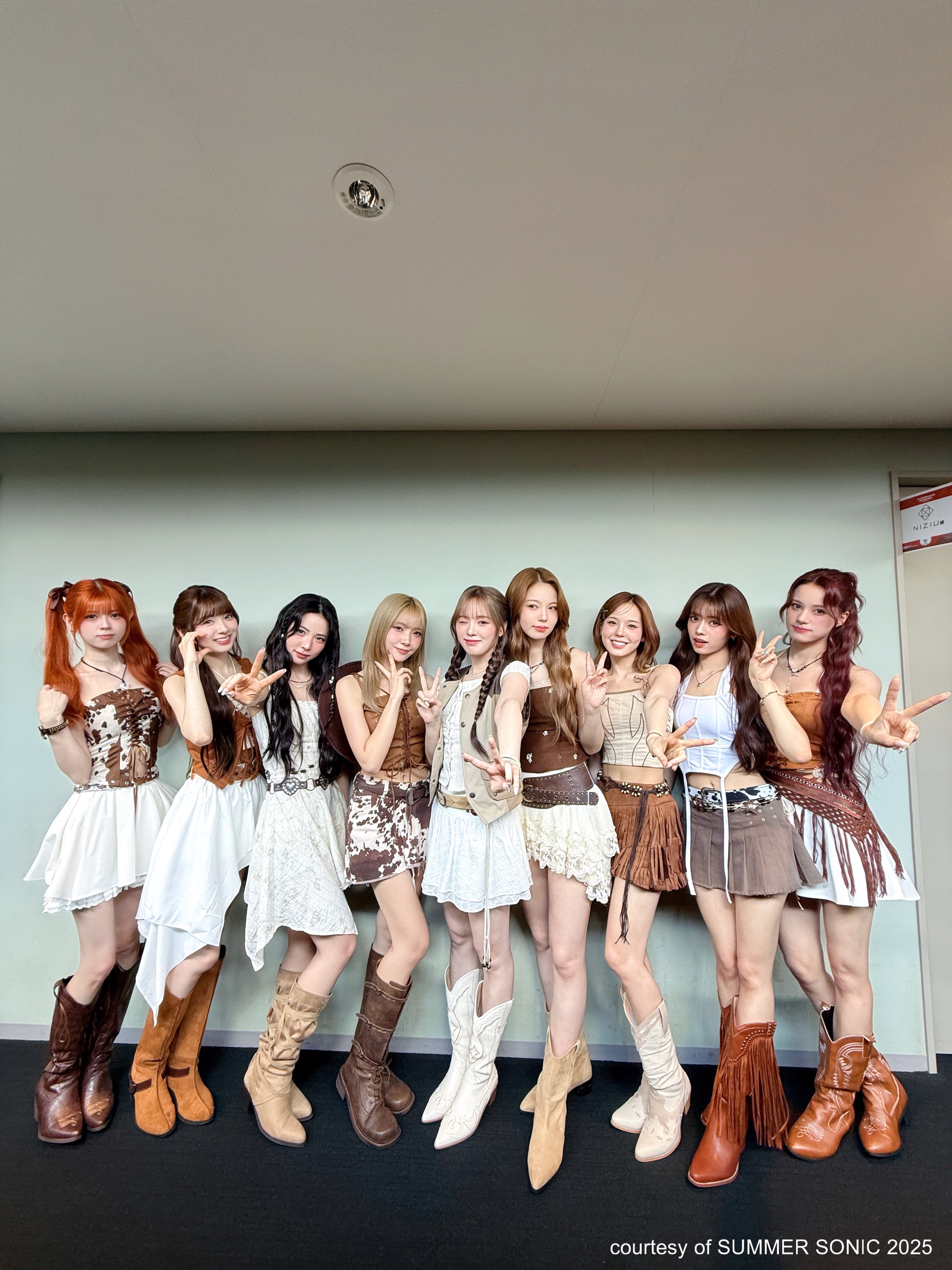 Gyc7JpragAAB09F?format=jpg&name=4096x4096