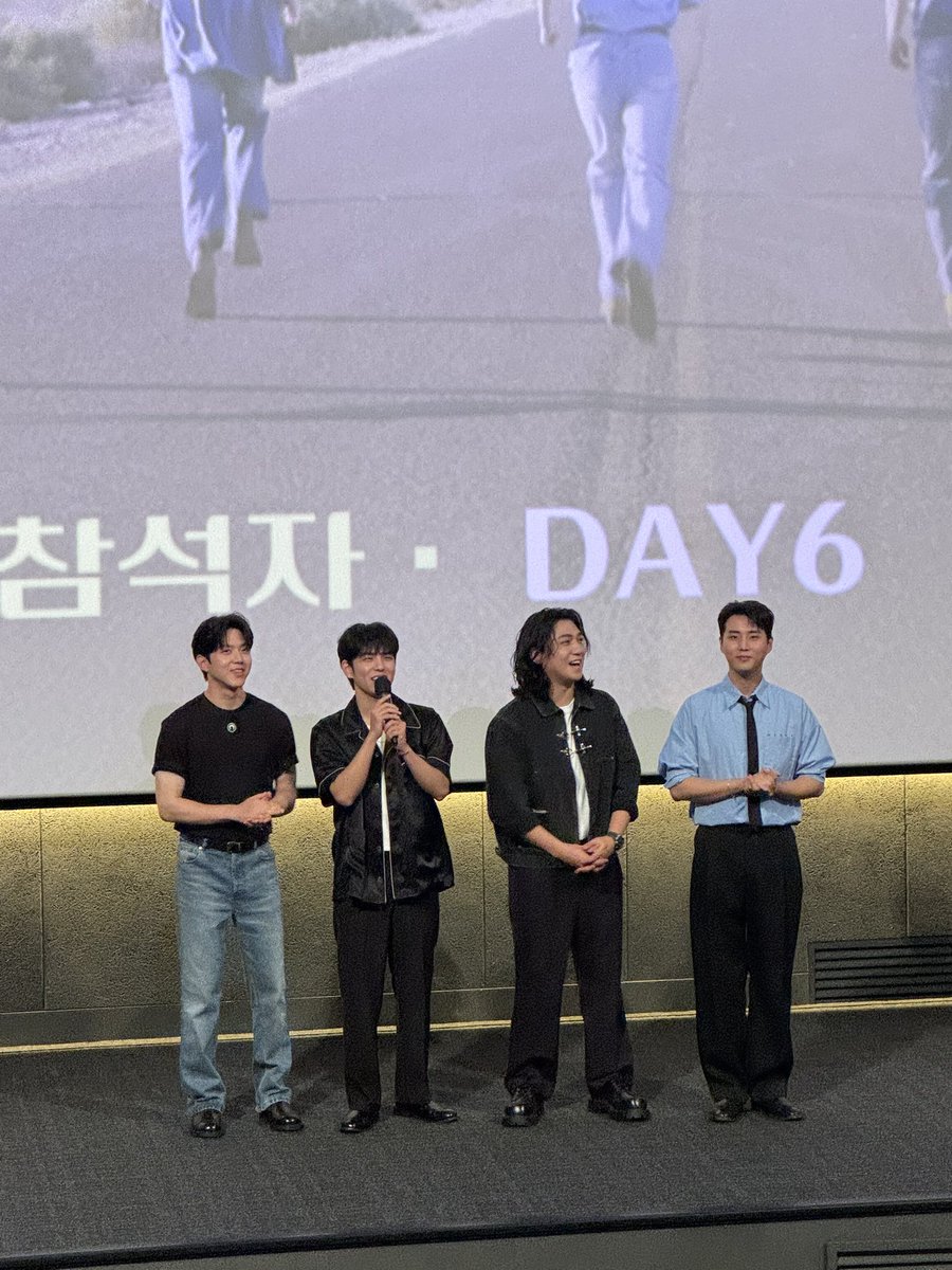 영화배우 데이식스 등장! 
오늘 완전 배우 그자체 🍀
#데이식스