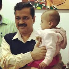 दुर्लभ चित्र- द्वापर युग का 

असुर श्रेष्ठ मामा कंस के साथ बाल गोपाल श्री कृष्ण 

#KrishnaJanmashtami