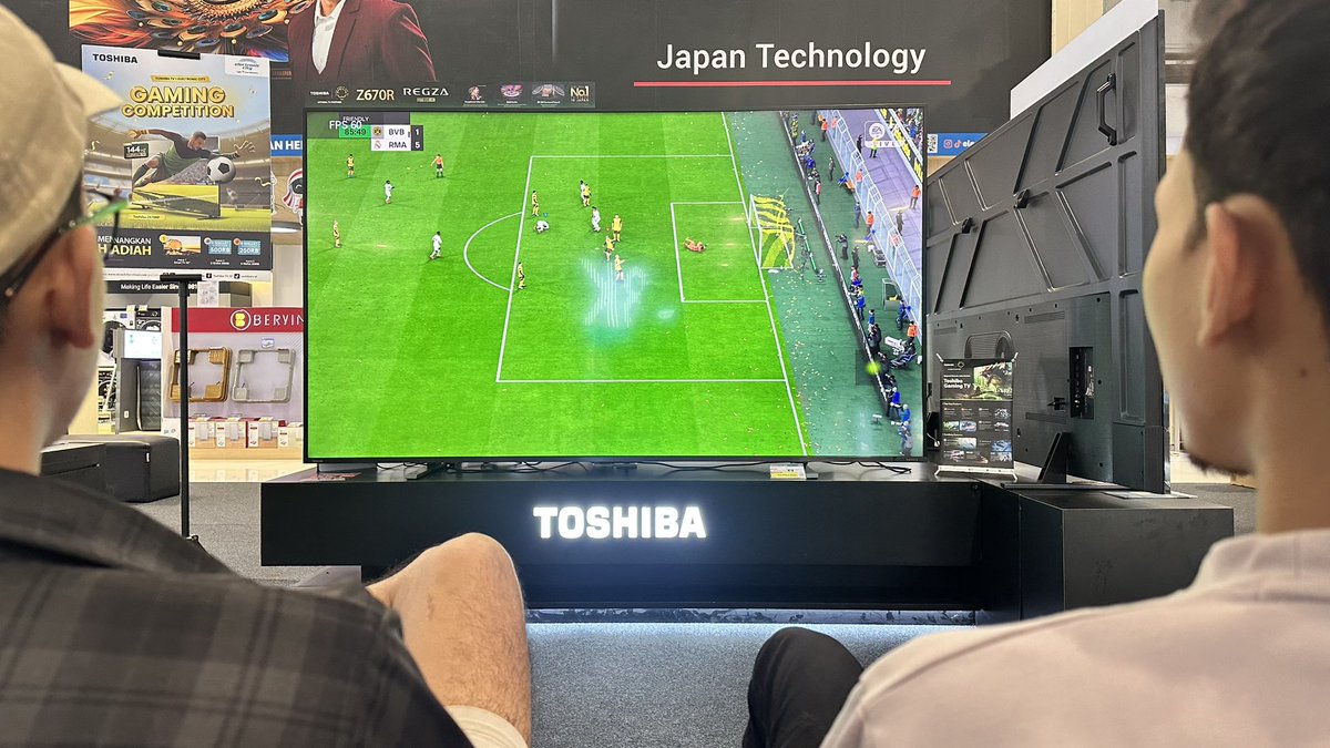Toshiba TV (@toshibatv_id) on Twitter photo Adu mekanik FC25 di <a href="/electronic_city/">Electronic City</a> SCBD.
Tebak siapa yang menang?
<a href="/garistengah_id/">Garis Tengah</a> atau <a href="/MCSCIndonesia/">Manchester City Supporters Club Indonesia</a> 🥳 Adu mekanik FC25 di <a href="/electronic_city/">Electronic City</a> SCBD.
Tebak siapa yang menang?
<a href="/garistengah_id/">Garis Tengah</a> atau <a href="/MCSCIndonesia/">Manchester City Supporters Club Indonesia</a> 🥳