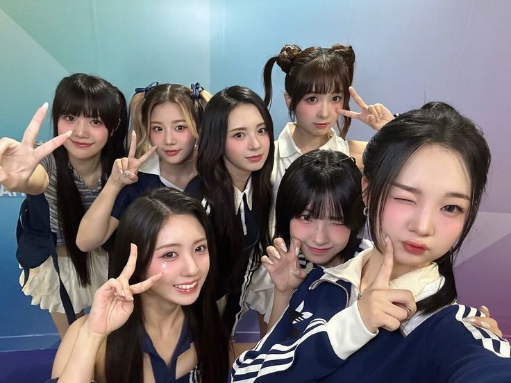 Yeseoyes9's tweet photo. OT7 7️⃣♾️
#BLUE_Streaming https://t.co/MO8lkWpEzw