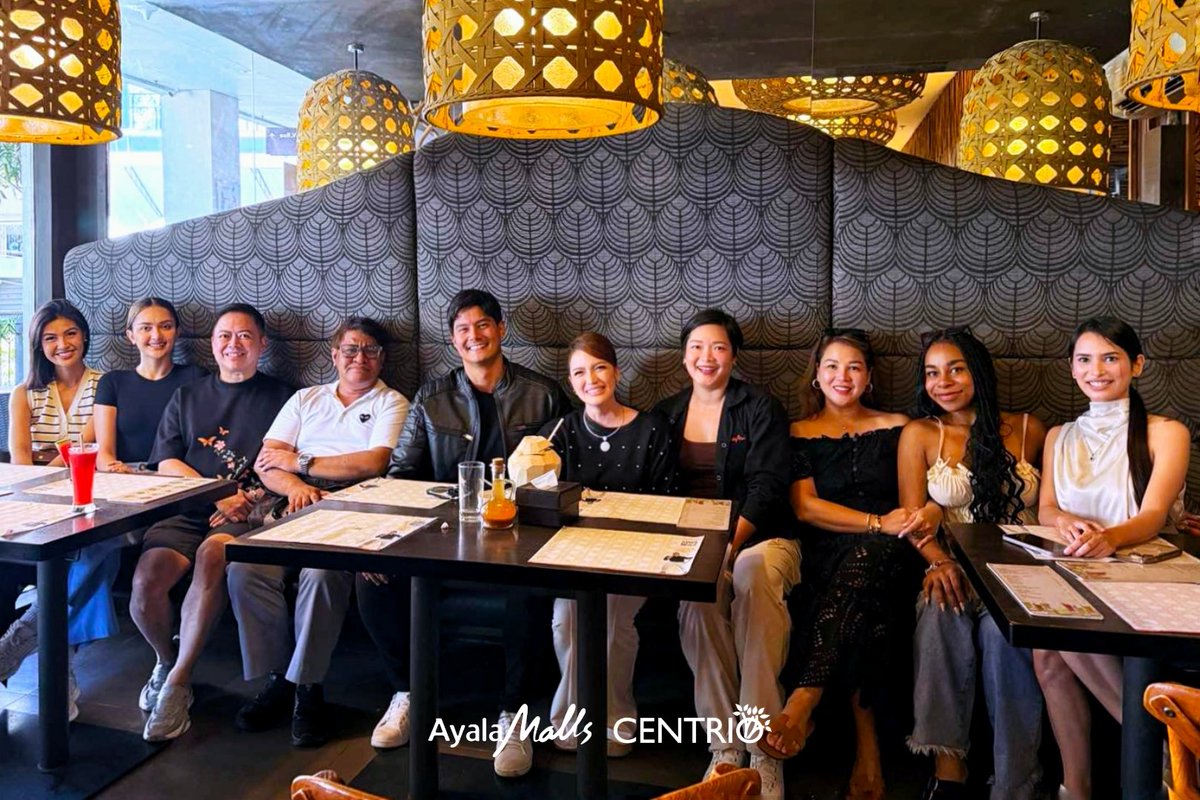 AyalaCentrio's tweet photo. Look who we spotted dining at Mesa! ✨ 

It's all smiles and all style with Daniel Matsunaga, Ma. Ahtisa Manalo, Muriel Lomadilla, and Wynwyn Marquez making a quick stop at Ayala Malls Centrio.

#MesaCDO #AyalaMallsCentrio https://t.co/n1NnG9MLlb