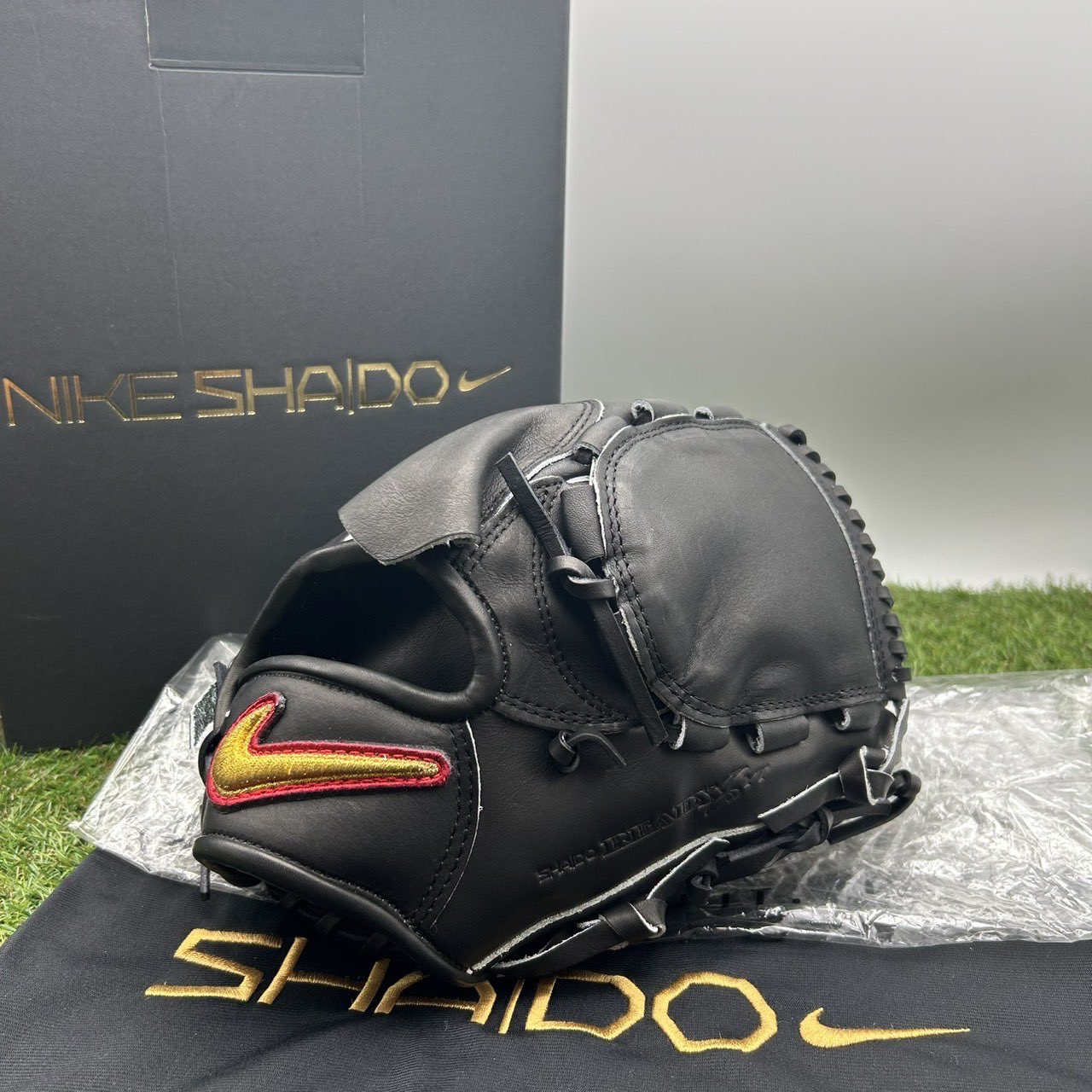 【ほぼ新品】 NIKE SHAIDO READY 左投げ大人用 希少 レア Snines-エスナインズ- on X: 