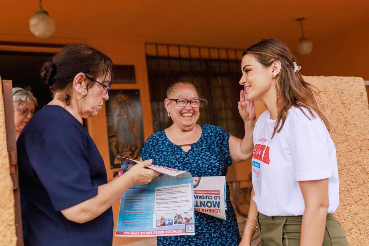 lorenadelagarza's tweet photo. Parte de mi compromiso como diputada, es dar resultados a la gente. 

Estoy recorriendo las colonias del distrito 8 para platicar con las y los vecinos de los logros que hemos alcanzado juntos en este primer año cuidando Monterrey. Gracias por recibirme en sus hogares, pero sobre todo, gracias por luchar conmigo. Este esfuerzo es de todas y todos  💪